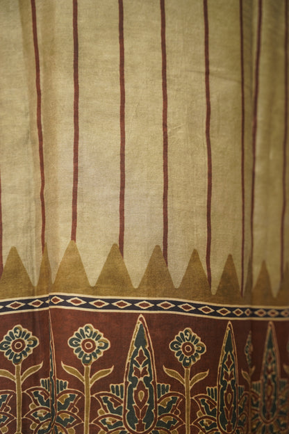 Green Muslin Suit with Ajrakh Print