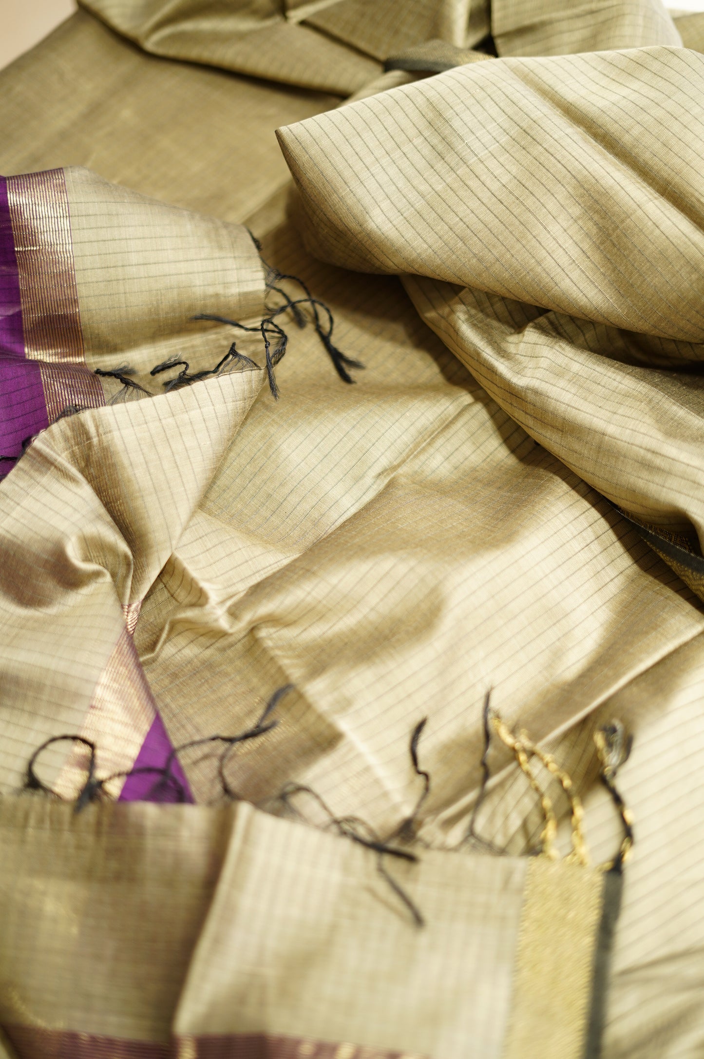 Magenta Maheshwari Self Suit