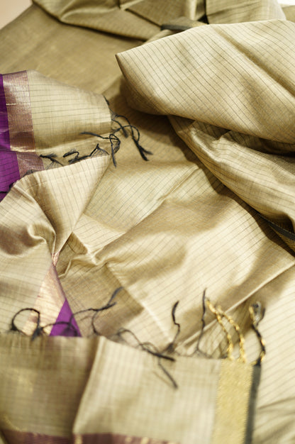 Magenta Maheshwari Self Suit