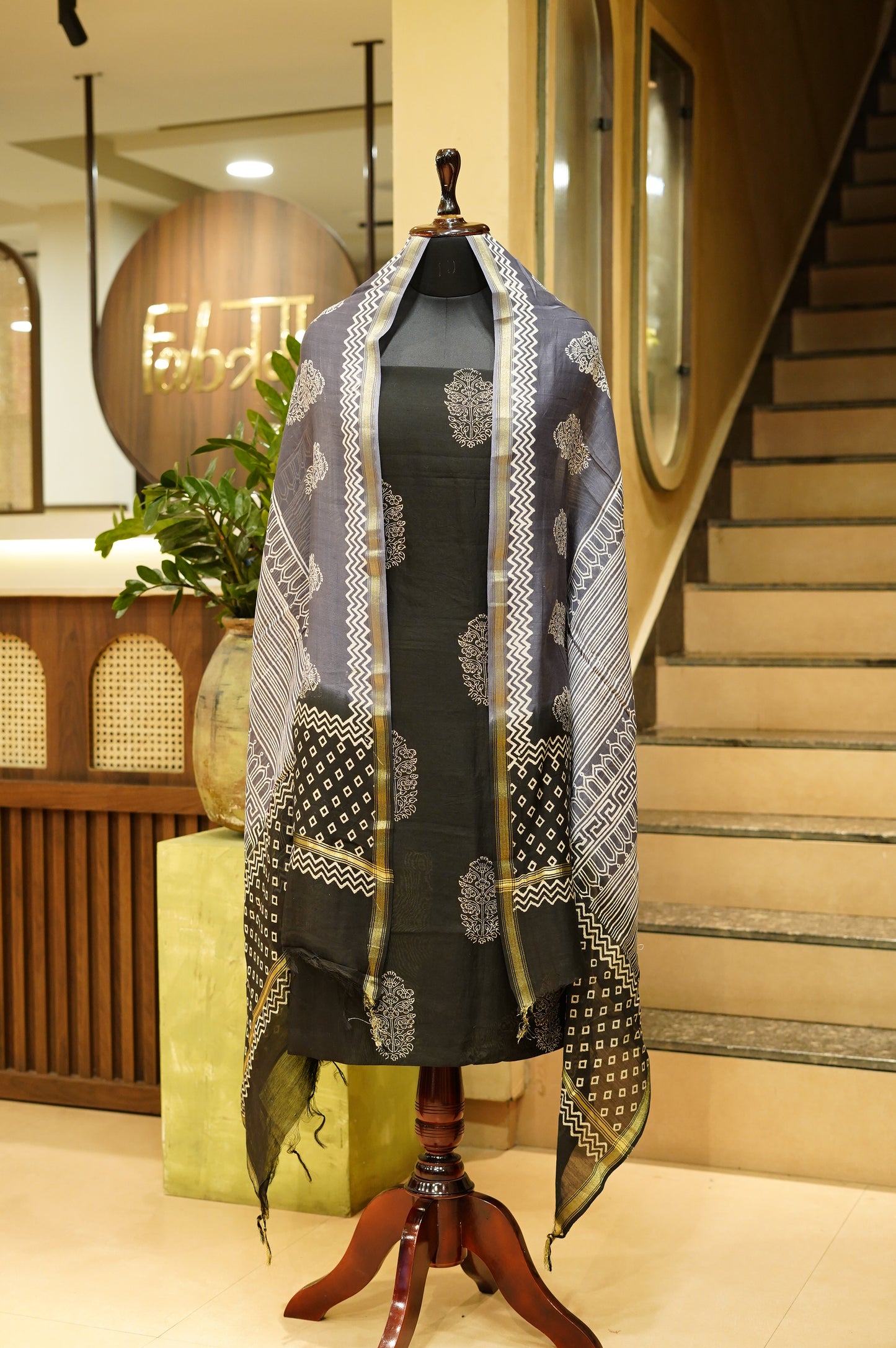 Black Maheshwari Discharge Printed Suit